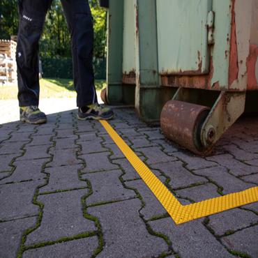 Marcatura per pavimenti esterni di lunga durata