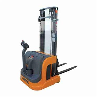 Electric Stacker 715 FS Compact